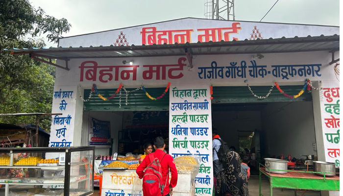 डेयरी संचालन से समूह की महिलाएं बनी सक्षम उद्यमी 1 The women of the group, became capable entrepreneurs ,through dairy operations.,