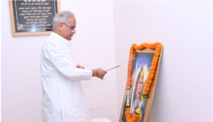 Chief Minister, Bhupesh Baghel, paid tribute to the brave queen Rani Durgavati on her birth anniversary.