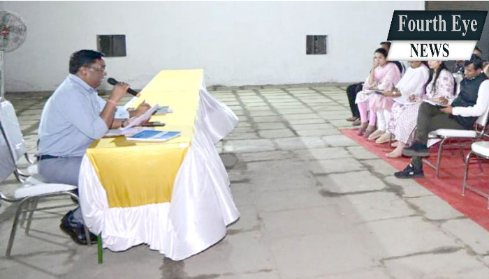 जिला निर्वाचन अधिकारी ने रिटर्निंग अधिकारी, सहायक रिटर्निंग अधिकारी और मास्टर ट्रेनर्स की ली बैठक 1 District Election, Officer ,took meeting of ,Returning Officer, Assistant, Returning Officer, and ,Master Trainers,