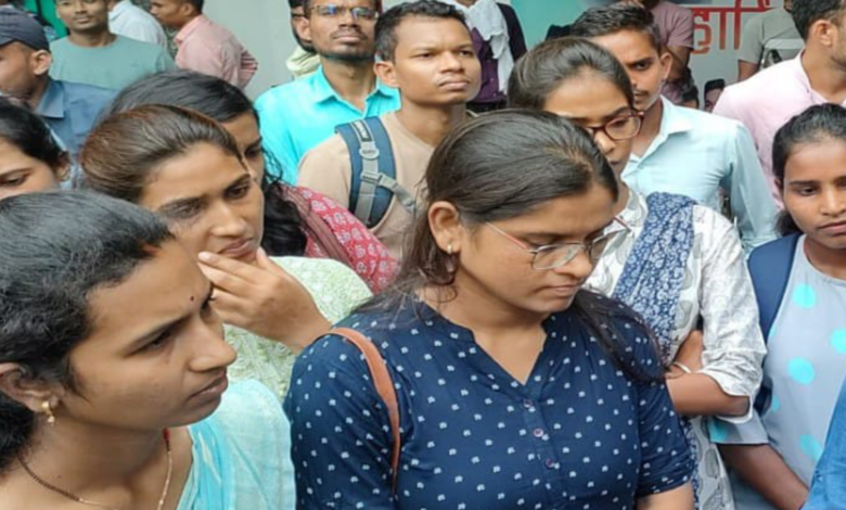CM House पहुचें SI भर्ती परीक्षा के अभ्यर्थी, रिजल्ट में देरी होने से परेशान 1 Snapshot 8