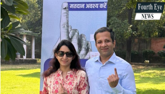 जनसंपर्क सचिव सिद्धार्थ कोमल परदेशी ने आज सपरिवार अपने मताधिकार का प्रयोग किया 1 Public, Relations, Secretary, Siddharth Komal Pardeshi, along with his, family exercised, his ,franchise today,