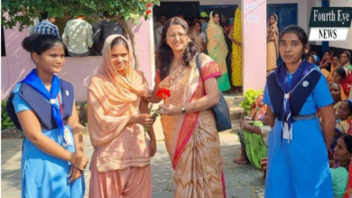 Photo of व्यय प्रेक्षक ने मतदान केन्द्र धुसेरा एवं दिग्विजय कालेज तथा कन्ट्रोल रूम का किया निरीक्षण