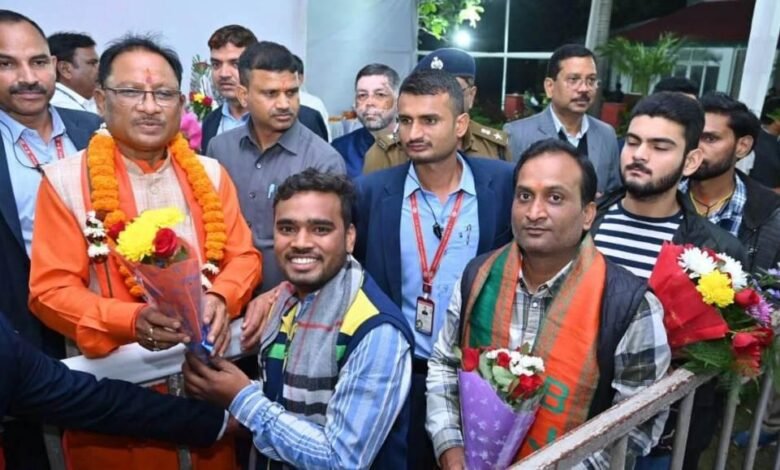 नवनियुक्त मुख्यमंत्री विष्णु देव साय को नागरिकों ने दी बधाईं 1 Citizens, congratulated, the, newly appointed ,Chief Minister ,Vishnu Dev Sai,