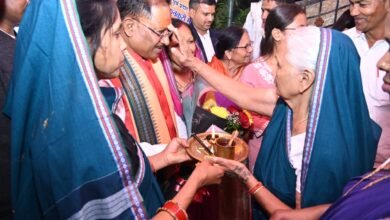 Photo of मुख्यमंत्री विष्णुदेव साय: घर लौटने पर मां, पत्नी सहित परिजनों ने किया स्वागत