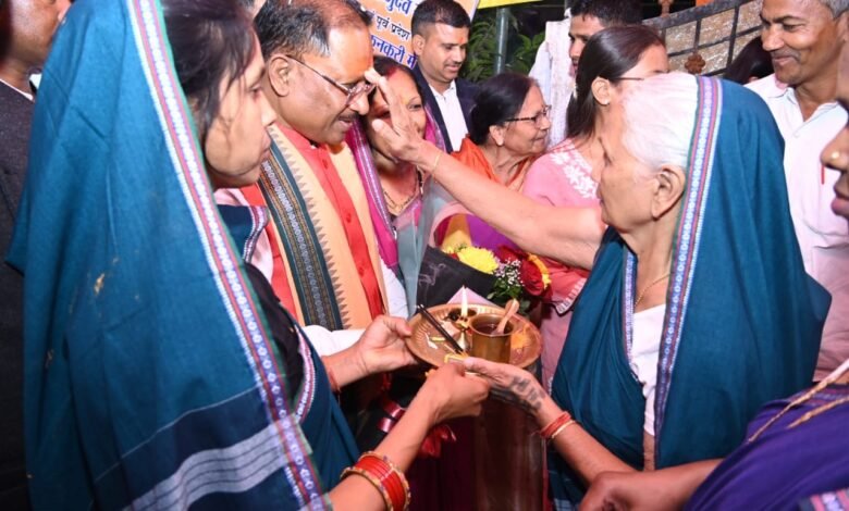 मुख्यमंत्री विष्णुदेव साय: घर लौटने पर मां, पत्नी सहित परिजनों ने किया स्वागत 1 Diwali will be celebrated on January 22, Chhattisgarh Chief Minister announces dry day