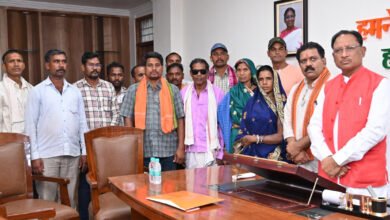 Photo of मुख्यमंत्री साय से स्व.साधराम यादव के परिजनों ने की मुलाकात