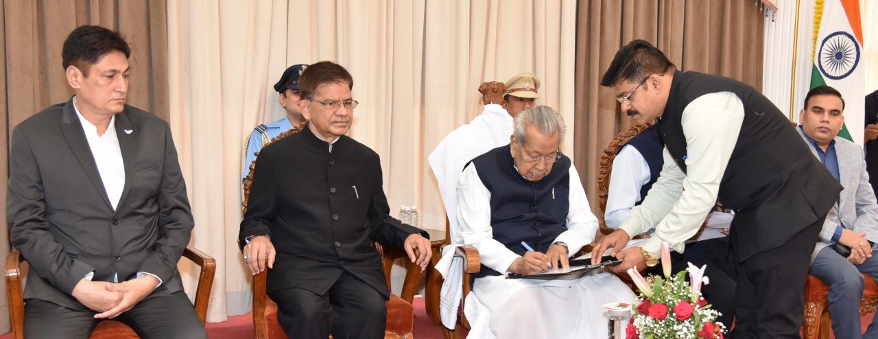 Governor Harichandan administered the oath of office to Shukla and Chandravanshi as State Information Commissioner.