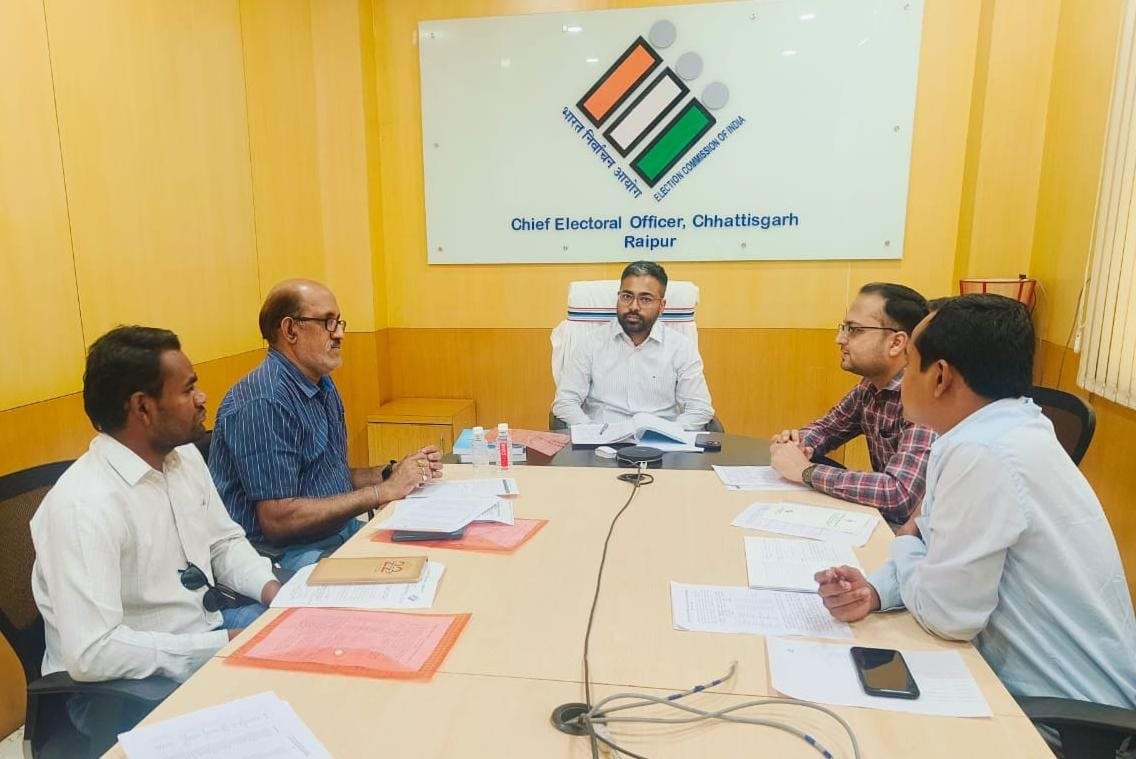 Lok Sabha Elections-2024: Appoint nodal officers for distribution of postal ballots received from service voters.