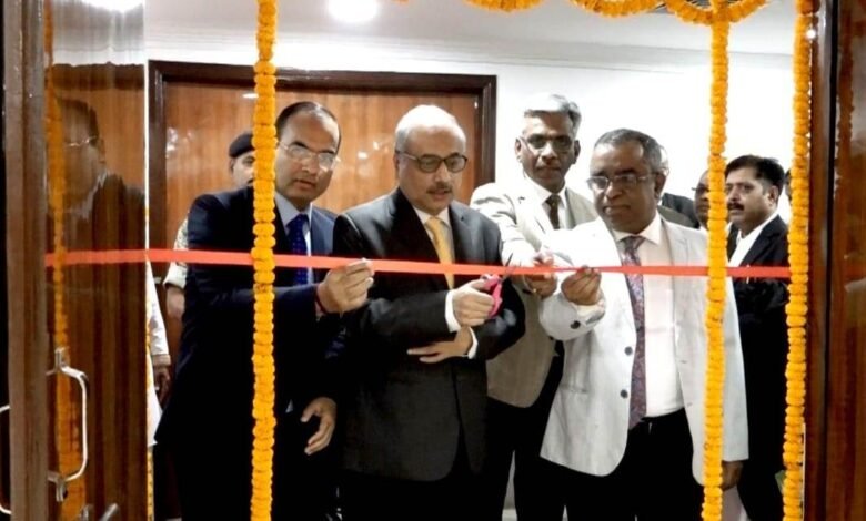 मुख्य न्यायाधीश रमेश सिन्हा द्वारा उच्च न्यायालय भवन में आर्काइव/म्यूजियम कक्ष का उद्घाटन 1 Inauguration of Archive/Museum Room in High Court Building by Chief Justice Ramesh Sinha