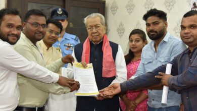 Photo of राज्यपाल से छत्तीसगढ़ी भाषा छात्र विकास समिति के सदस्यों ने की मुलाकात
