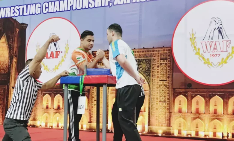 पंजा लड़ाई में श्रीमंत झा ने किया छत्तीसगढ़ का नाम रोशन 1 पंजा लड़ाई में श्रीमंत झा ने किया छत्तीसगढ़ का नाम रोशन