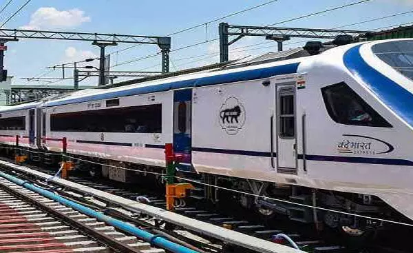 वंदे भारत एक्सप्रेस की बिजली बंद होने पर,यात्रियों ने किया हंगामा 1 Passengers create ruckus after power cut of Vande Bharat Express
