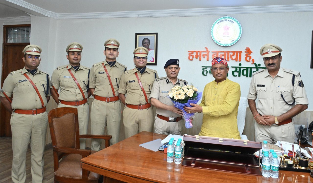 Indian Police Service 75th RR batch trainee officers paid courtesy call on the Chief Minister