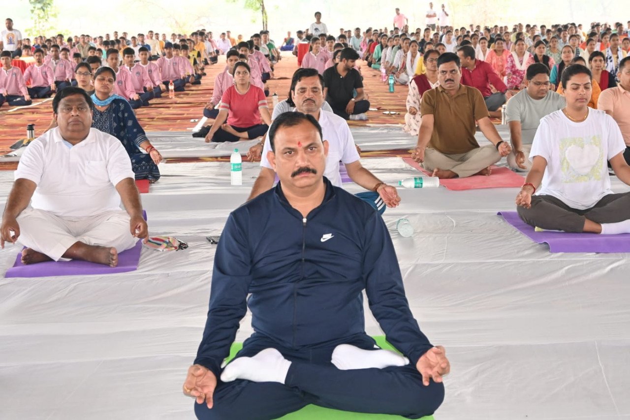 Yoga is a medium for physical, mental health and stress-free life - Shyam Bihari Jaiswal