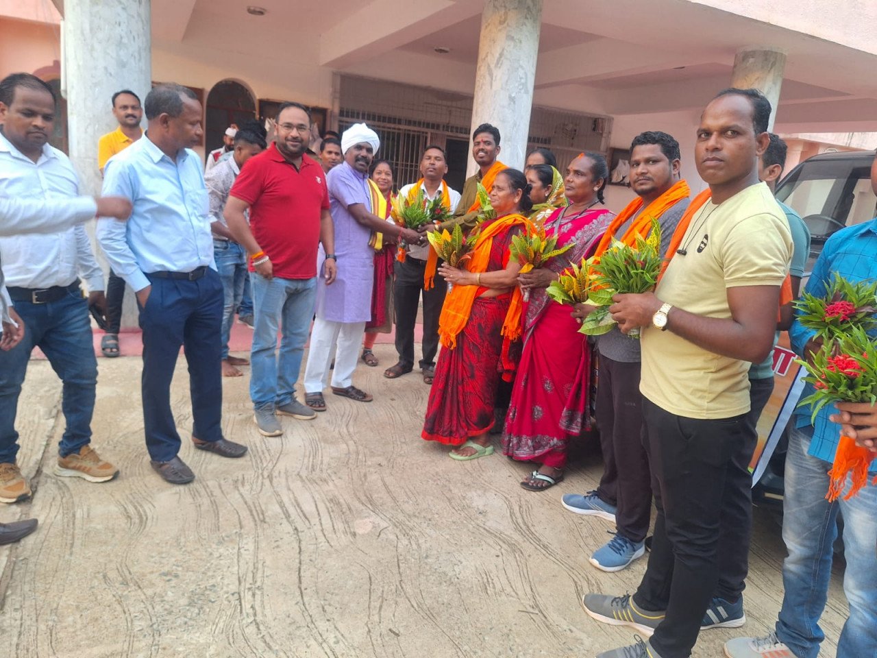 Shri Ramlala Darshan Scheme: 12 devotees of the district left for Ayodhya Dham