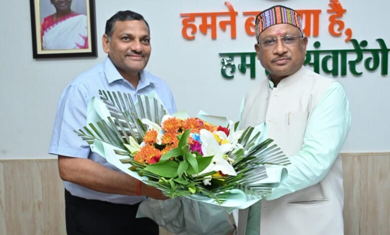 मुख्यमंत्री श्री साय से केंद्रीय कोयला मंत्रालय के सचिव श्री मीणा ने की मुलाकात 1 Union Coal Ministry Secretary Shri Meena met Chief Minister Shri Sai
