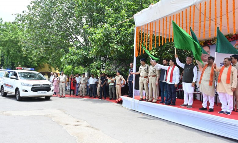 यातायात नियमों का पालन देता है सुरक्षित यात्रा की गारंटी: मुख्यमंत्री साय 1 Following traffic rules guarantees safe travel: Chief Minister