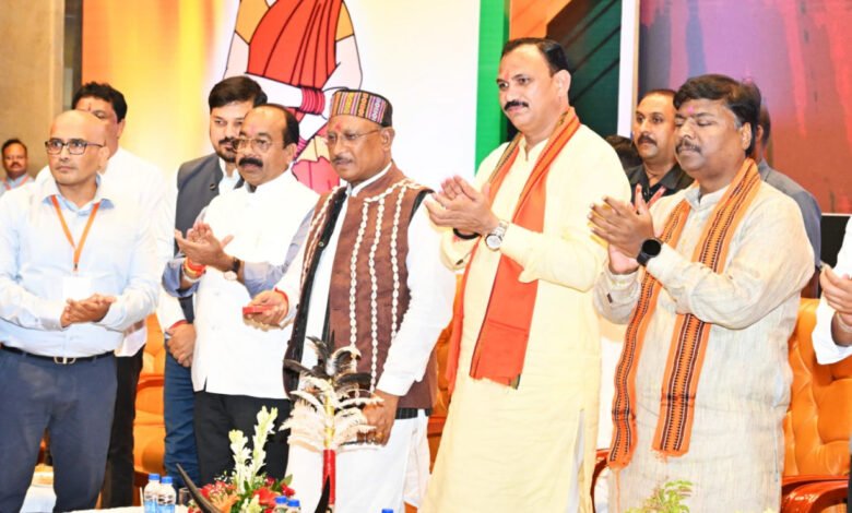 अब अटक-अटक कर नहीं, सांय-सांय जाएगी मितानिन बहनों के बैंक खाते में राशि : मुख्यमंत्री विष्णुदेव साय 1 Now the amount will go to the bank accounts of Mitanin sisters every evening, not intermittently: Chief Minister Vishnudev Sai