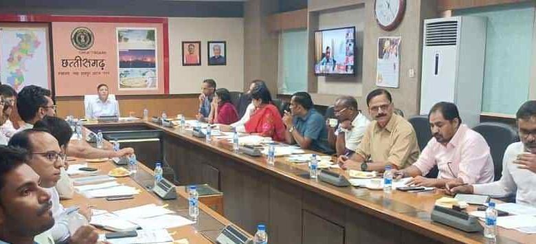 मुख्य सचिव ने कलेक्टरो और संभागायुक्तों की वीडियो कॉन्फ्रेंसिंग से ली बैठक 1 Chief Secretary took meeting of collectors and divisional commissioners through video conferencing