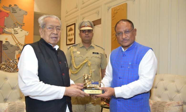 राज्यपाल हरिचंदन को मुख्यमंत्री साय ने सुदीर्घ और स्वस्थ जीवन की दी शुभकामनाएं 1 Chief Minister Sai wished Governor Harichandan a long and healthy life.