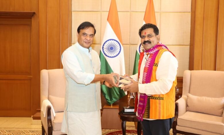 उपमुख्यमंत्री विजय शर्मा ने असम के मुख्यमंत्री हिमन्त बिस्वा सरमा से की मुलाकात 1 Deputy Chief Minister Vijay Sharma met Assam Chief Minister Himanta Biswa Sarma
