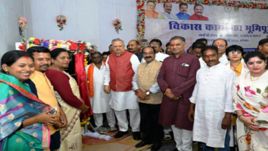Photo of डॉ. रमन सिंह और अरुण साव ने 13.81 करोड़ रुपए के 96 विकास कार्यों का किया भूमिपूजन