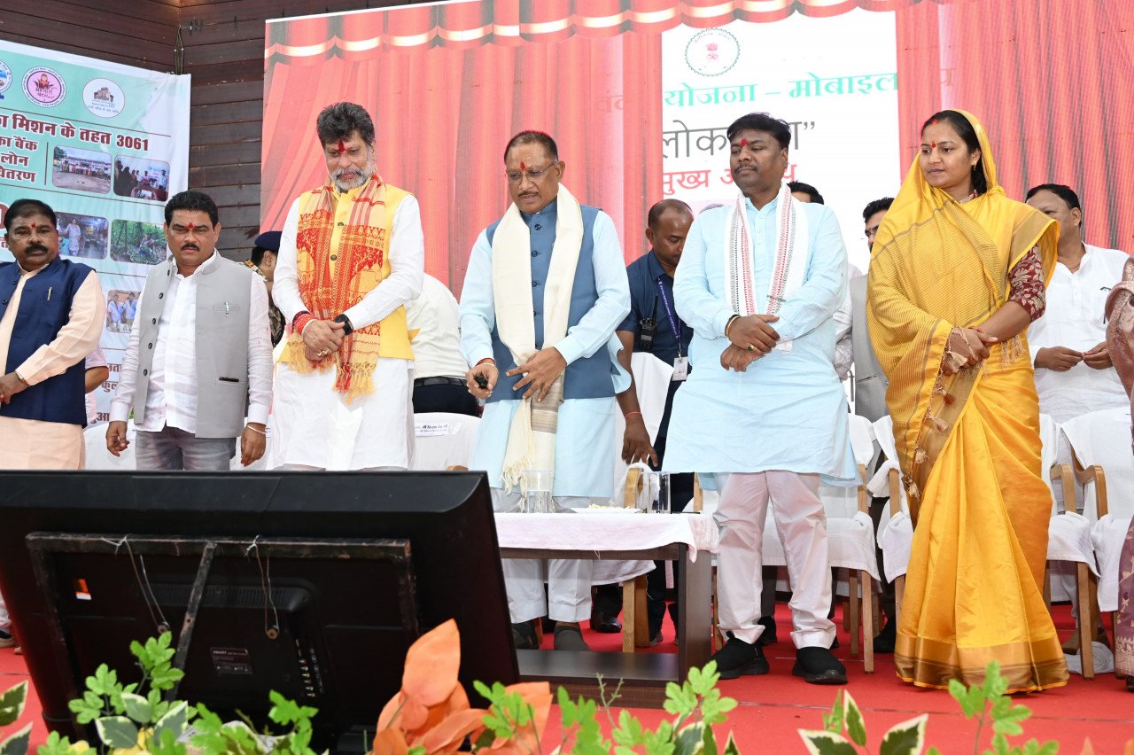 Chief Minister Vishnu Dev Sai gave Rakshabandhan gift to 70 lakh mothers and sisters of the state.