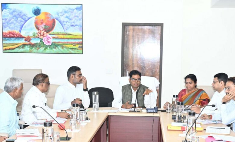 आवास एवं पर्यावरण मंत्री ओ.पी. चौधरी ने ली छत्तीसगढ़ पर्यावरण संरक्षण मंडल के क्षेत्रीय अधिकारियों की समीक्षा बैठक 1 Housing and Environment Minister O.P. Choudhary took review meeting of regional officers of Chhattisgarh Environment Protection Board