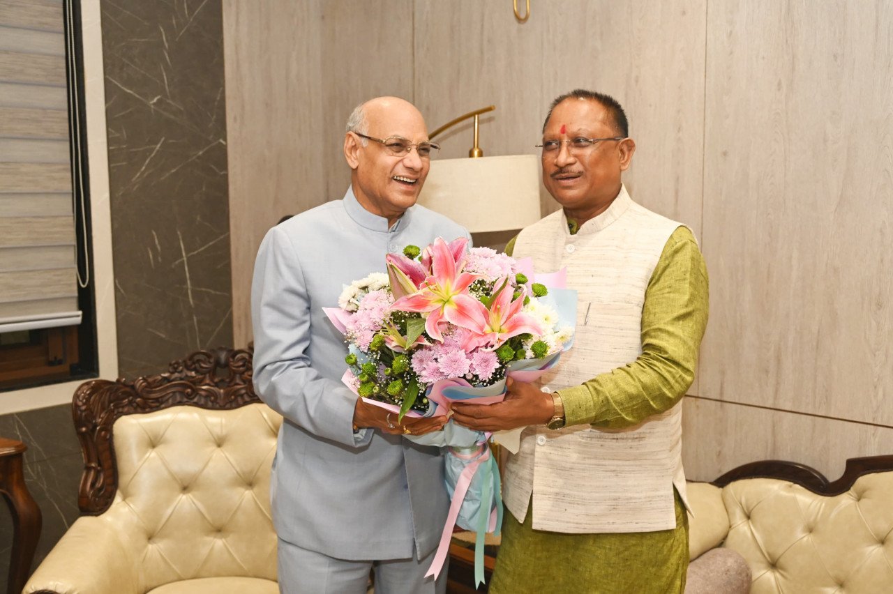 Chief Minister congratulated former Maharashtra Governor Bais on his birthday