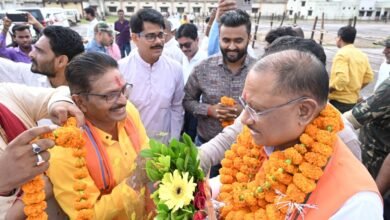 Photo of  मुख्यमंत्री के पी.जी.कालेज हेलीपेड कबीरधाम पहुंचने पर हुआ आत्मीय स्वागत