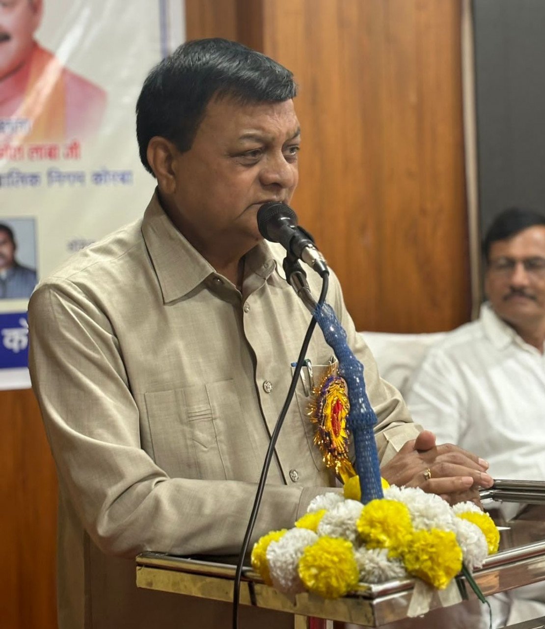 Industries Minister Lakhan Lal Dewangan announced Rs 20 lakh for the expansion of Sahitya Bhawan.