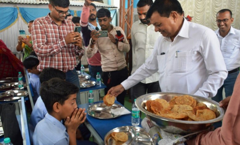 उद्योग मंत्री देवांगन ने पौष्टिक नाश्ता कार्यक्रम का किया शुभारंभ 1 Industry Minister Dewangan launches nutritious breakfast program