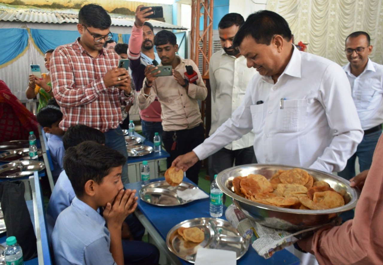 Industry Minister Dewangan launches nutritious breakfast program