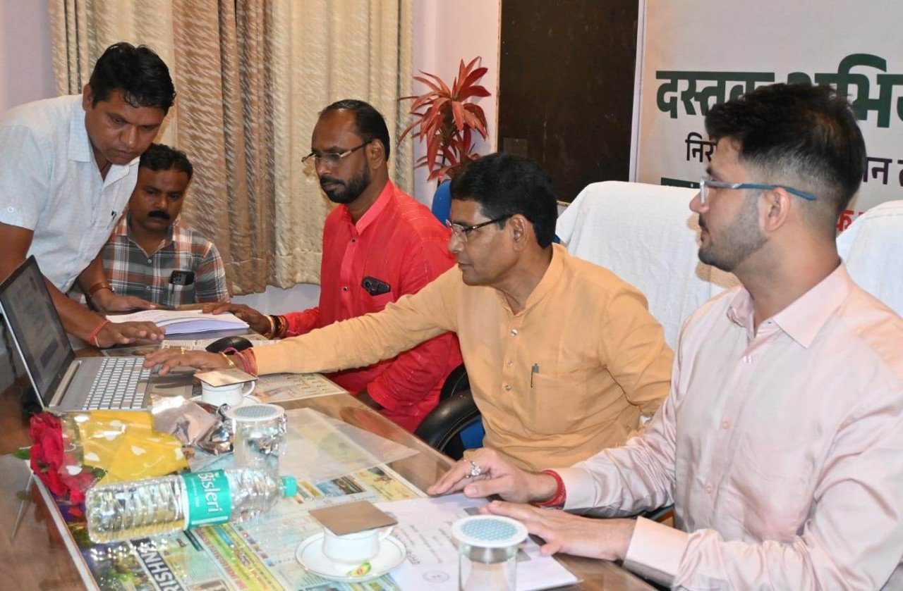 Revenue Minister Tank Ram Verma launches 'Dastak Abhiyaan' mobile application