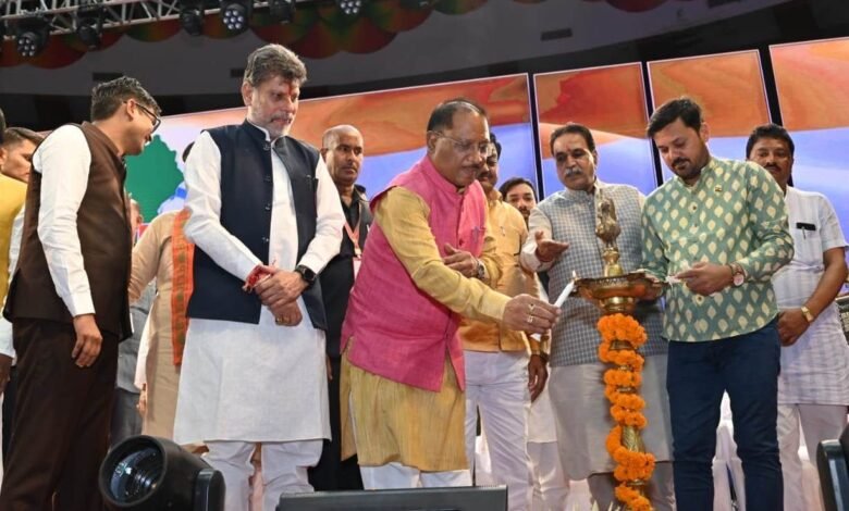जोहार तिरंगा कार्यक्रम में शामिल हुए मुख्यमंत्री 1 Chief Minister participated in Johar Tricolor program