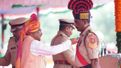 Photo of मुख्यमंत्री ने स्वतंत्रता दिवस के अवसर पर 46 पुलिस अधिकारियों एवं जवानों को पुलिस पदकों से किया सम्मानित