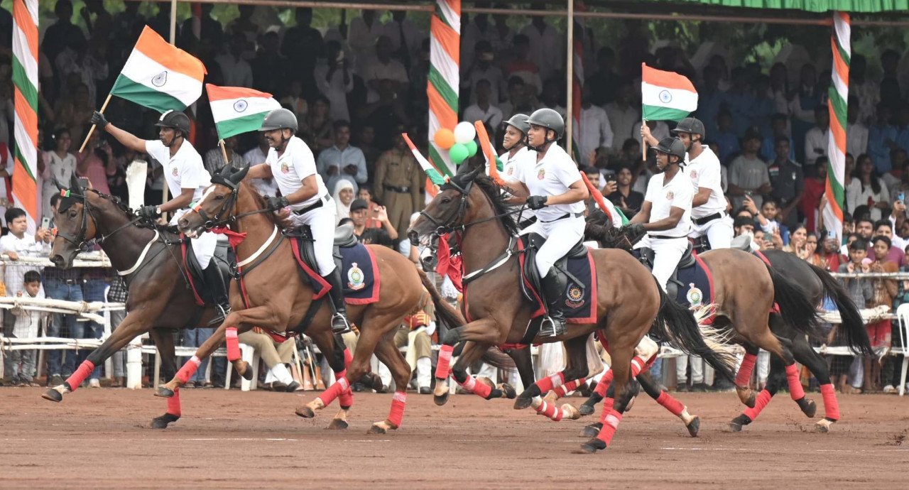 The performance of the cavalry team thrilled