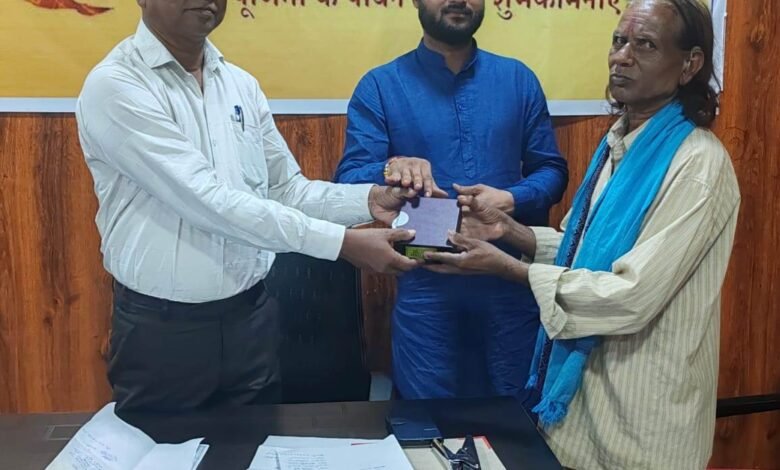 मुख्यमंत्री कैंप कार्यालय बगिया में लोगों की समस्याओं का हो रहा है समाधान 1 People's problems are being solved in Chief Minister Camp Office Bagiya