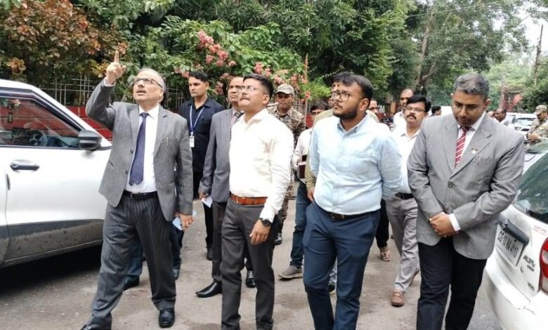 मुख्य न्यायाधीश रमेश सिन्हा ने किया जिला एवं सत्र न्यायालय, बिलासपुर का औचक निरीक्षण 1 Chief Justice Ramesh Sinha conducted surprise inspection of District and Sessions Court, Bilaspur