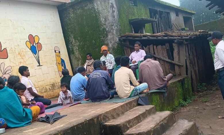 प्रदेश के पहाड़ी कोरवा बसाहटों में पहुंच रही मूलभूत सुविधाएं 1 Basic facilities reaching hilly Korwa settlements of the state