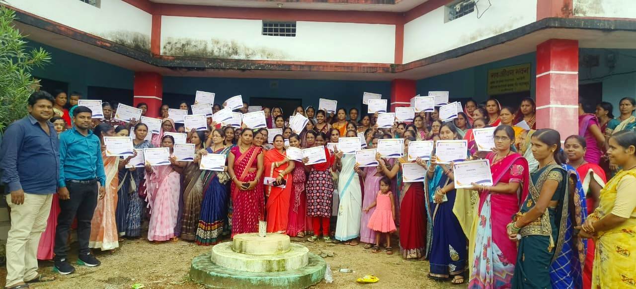 2380 lakhpati didis of Mahasamund were honored
