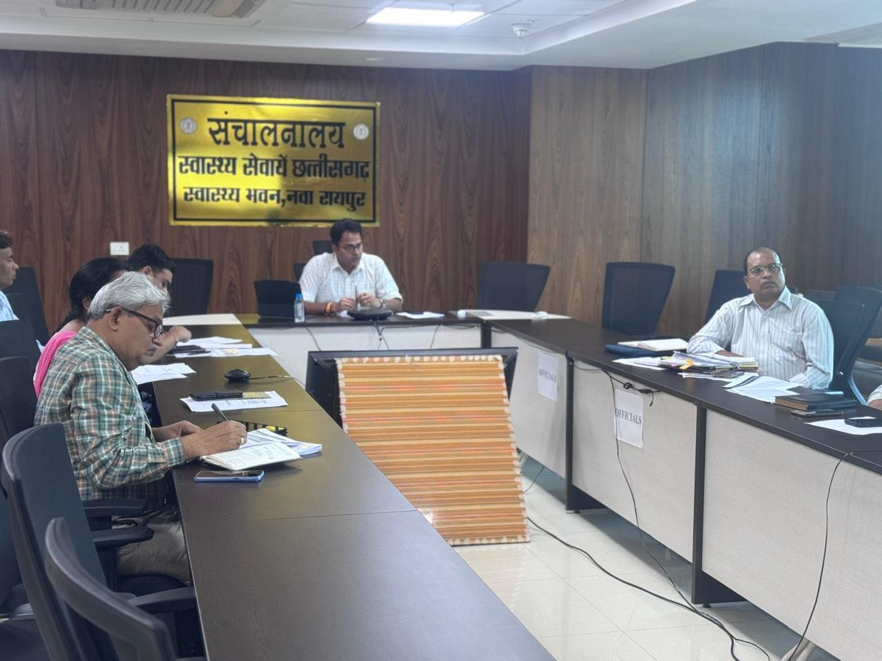 Current status of diarrhea and H1N1 cases and preparations for prevention and treatment reviewed.