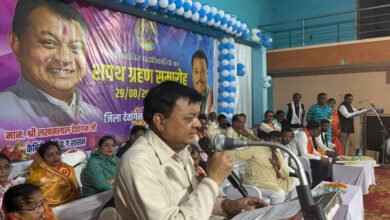 Photo of देवांगन समाज के नव निर्वाचित पदाधिकारियों के शपथ ग्रहण समारोह में शामिल हुए मंत्री देवांगन