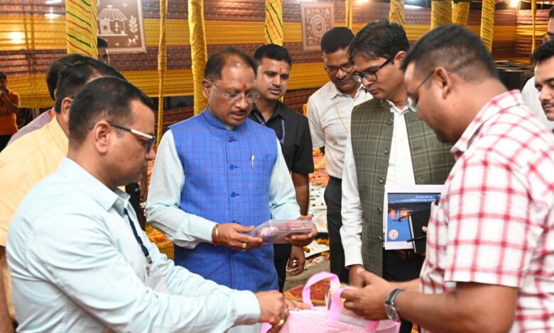 विष्णु भईया संग तीजा-पोरा महतारी वंदन तिहार’ के लिए मुख्यमंत्री निवास सज-धज कर तैयार 1 Chief Minister's residence decorated and ready for 'Vishnu Bhaiya Sang Teeja-Pora Mahtari Vandan Tihar'