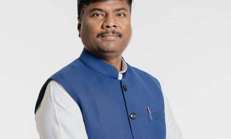 वनमंत्री केदार कश्यप ने प्रदेशवासियों को शिक्षक दिवस की बधाई और शुभकामनाएं दी 1 Forest Minister Kedar Kashyap congratulated the people of the state on Teacher's Day.
