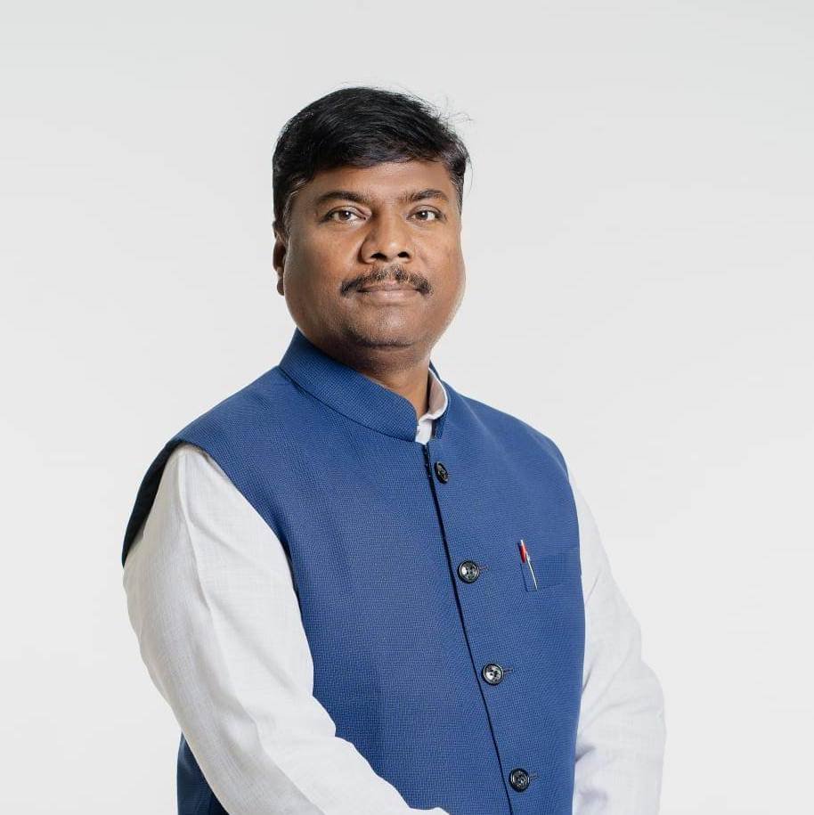 Forest Minister Kedar Kashyap congratulated the people of the state on Teacher's Day.