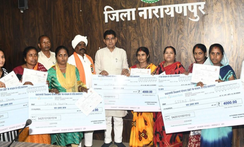 Women should get trained and move towards self-employment: Minister Tank Ram Verma