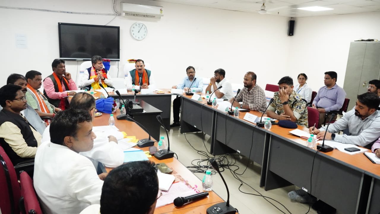 Better health facilities should be available to the common citizens of Bastar - Health Minister Shyam Bihari Jaiswal.