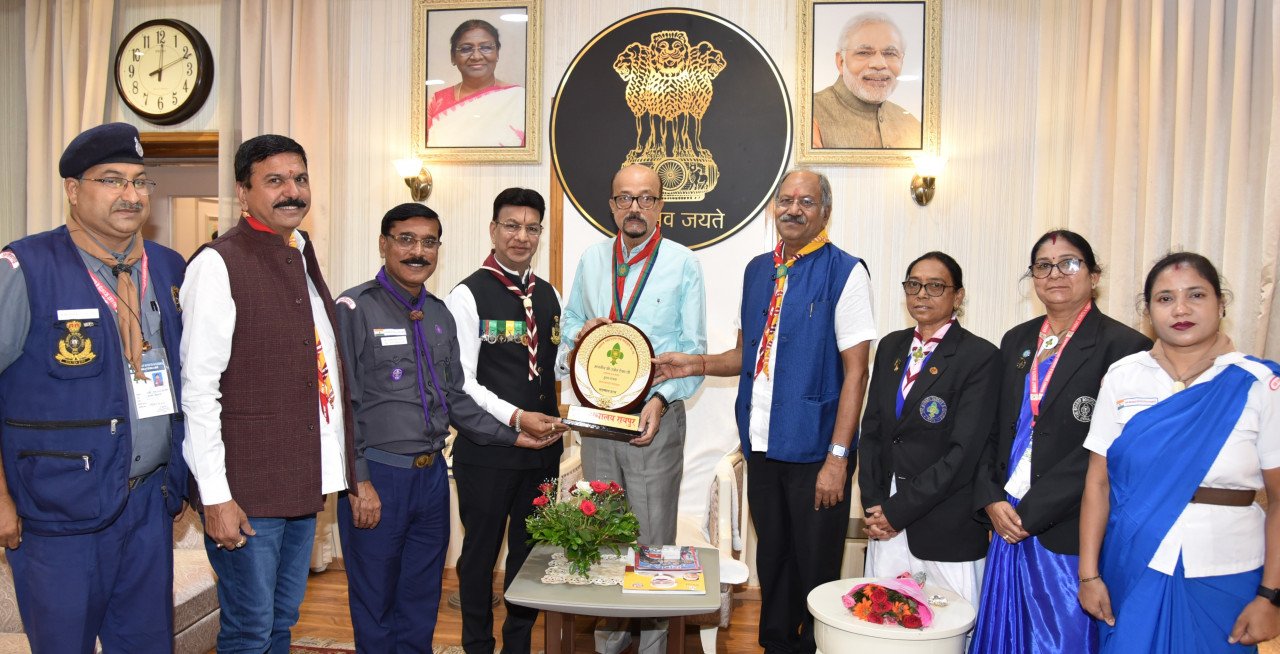 Governor Deka honored by wearing Scout Guide Chief Patron Decoration Badge