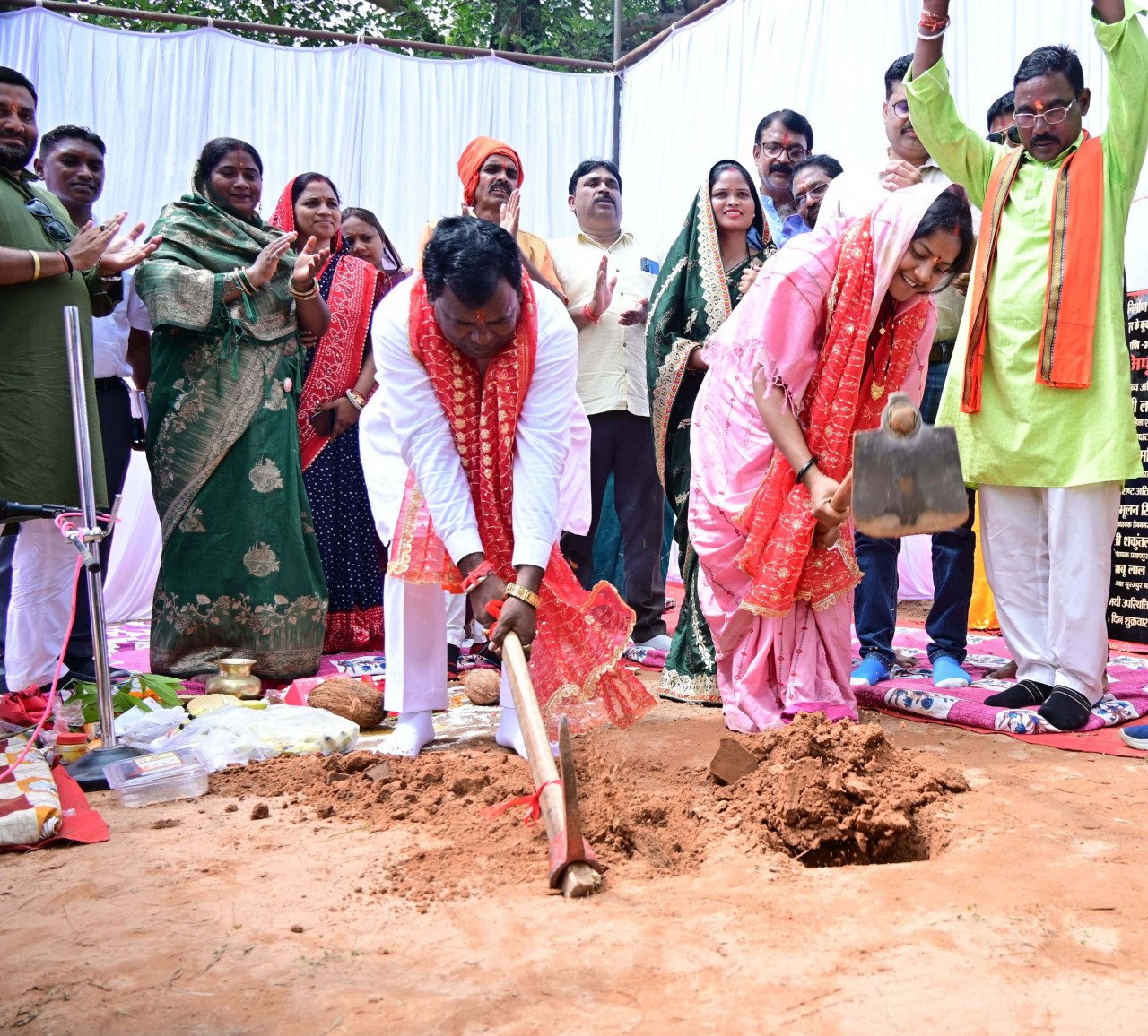 Minister Rajwade performed Bhoomi Pujan of new rest house in Kudargarh